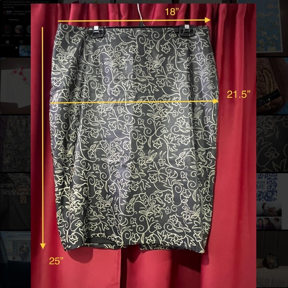 Danier Black Leather Skirt with Flower Print - Picture 5 of 6